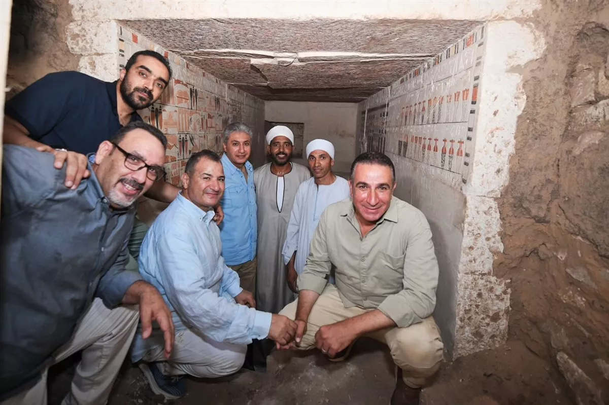 الكشف عن مقبرة منقوشة لشخص يُدعى «وني» بآثار سقارة