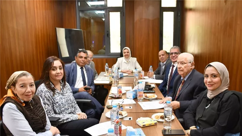 مركز النانو بجامعة عين شمس يتابع جاهزية المعامل تمهيدا للافتتاح وبدء تقديم الخدمات البحثية 