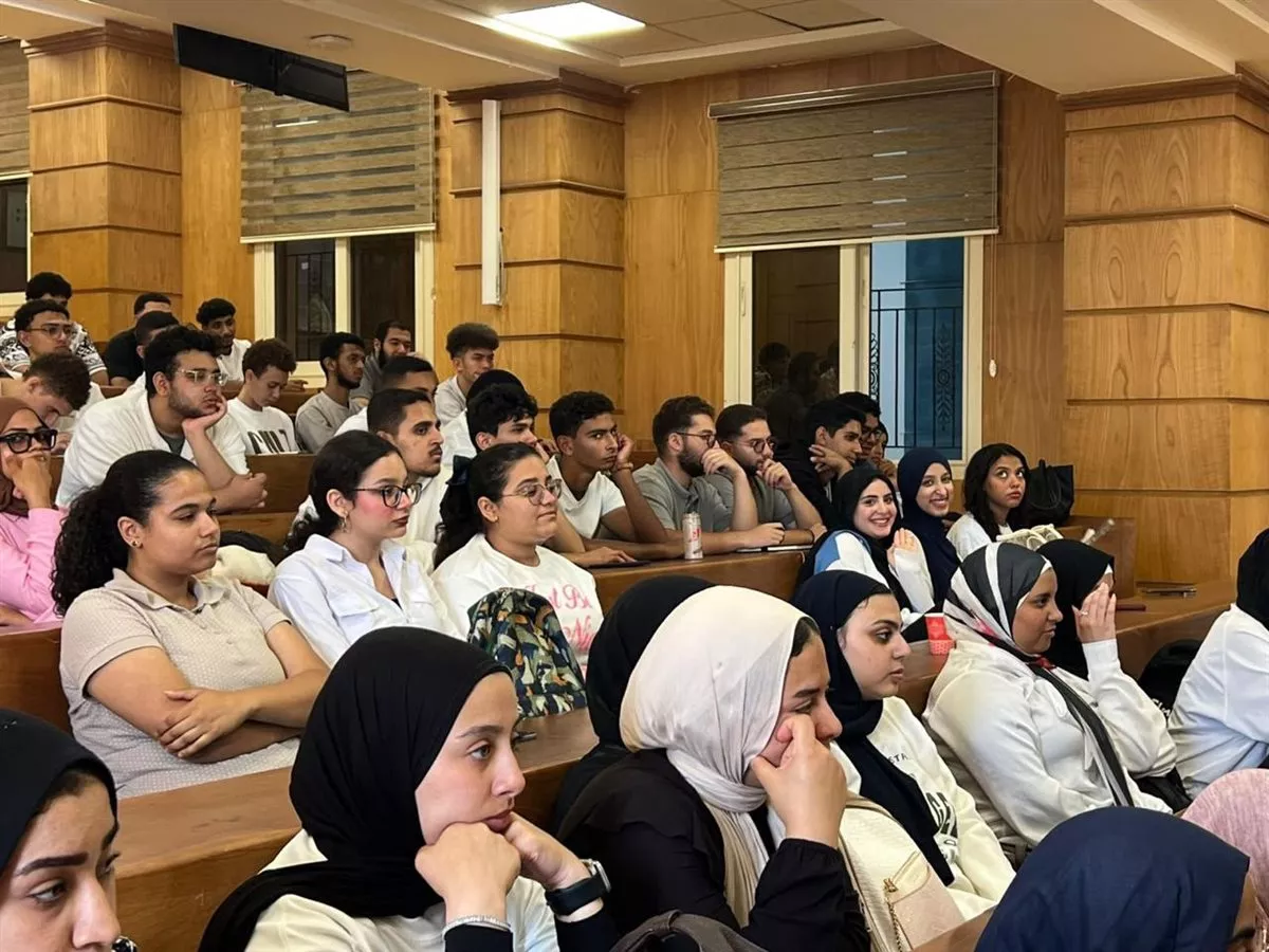 كلية علوم القاهرة الأهلية تنظم ندوة تثقيفية عن الإدمان بعنوان "اختيارك يصنع مستقبلك"