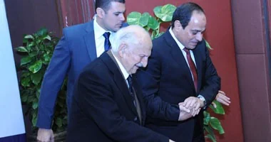 ابراهيم بدران اثناء تكريم السيسى له