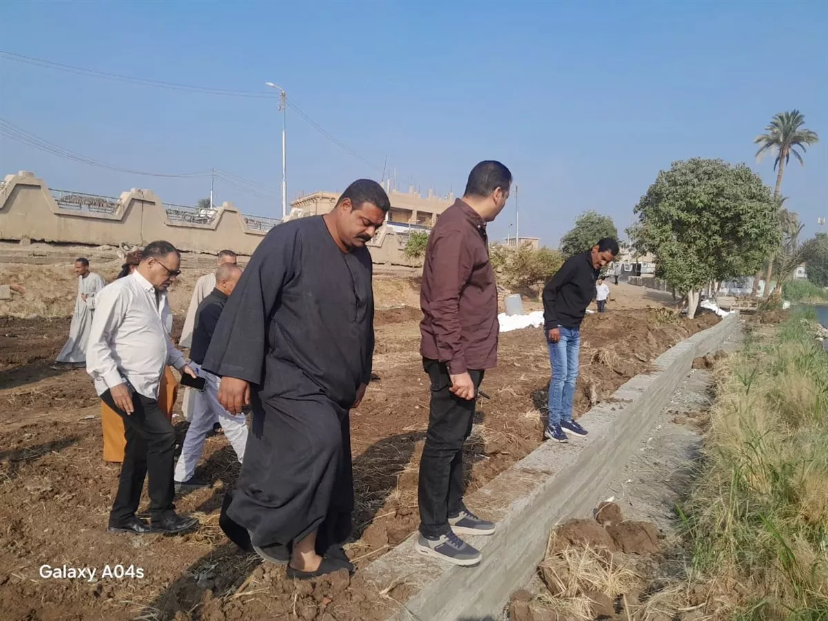 محافظ أسيوط يوجه بمتابعة أعمال إنشاء المواقف الجديدة لتنظيم حركة النقل الداخلي