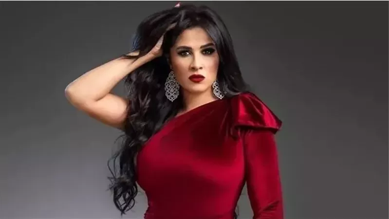 ياسمين عبد العزيز