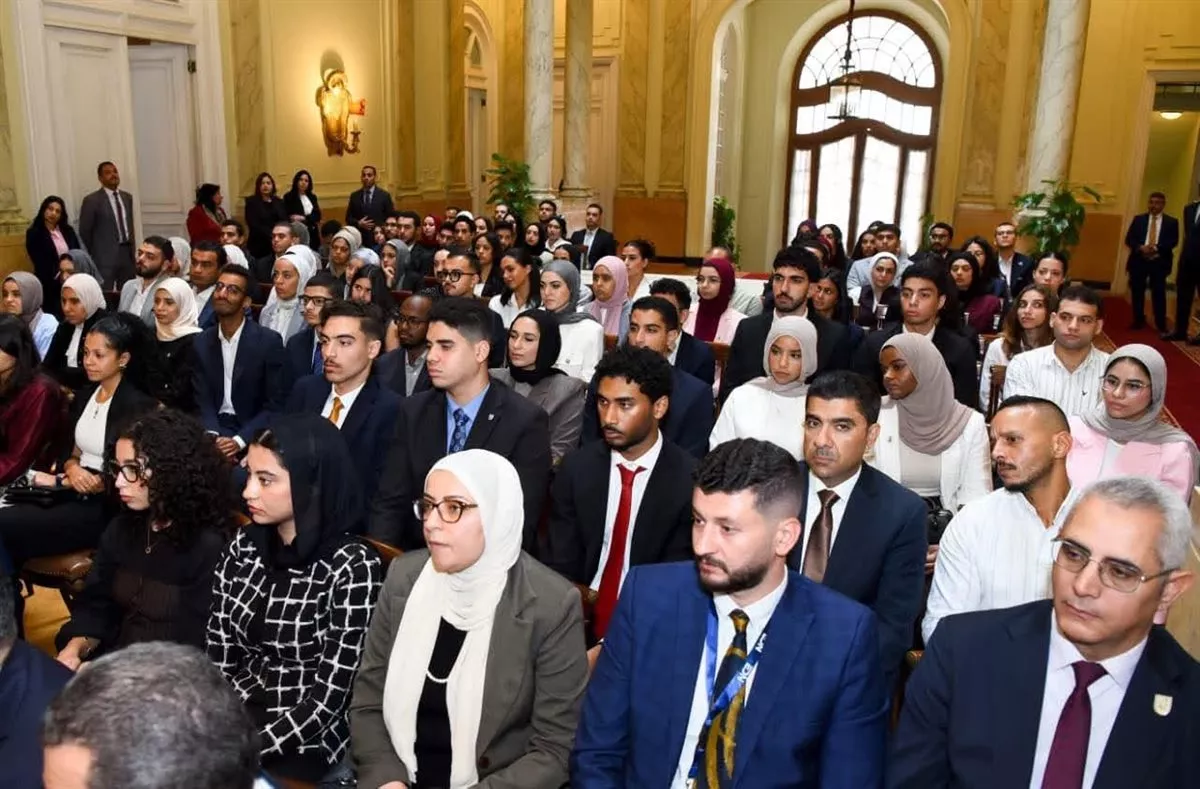 وزير الخارجية يستقبل أوائل الطلاب بالجامعات المصرية (صور)