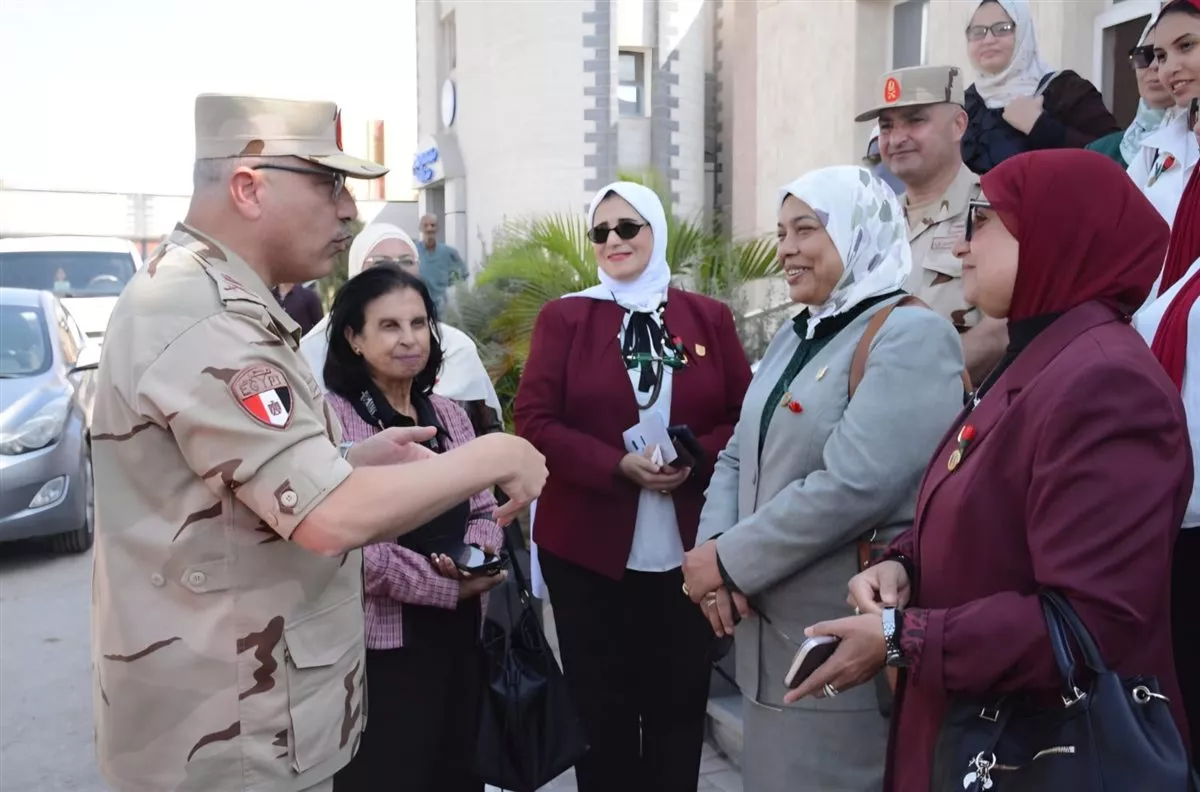 تزامنًا مع الاحتفال بانتصارات أكتوبر، جامعة القاهرة تنظم زيارة لجمعية المحاربين القدماء