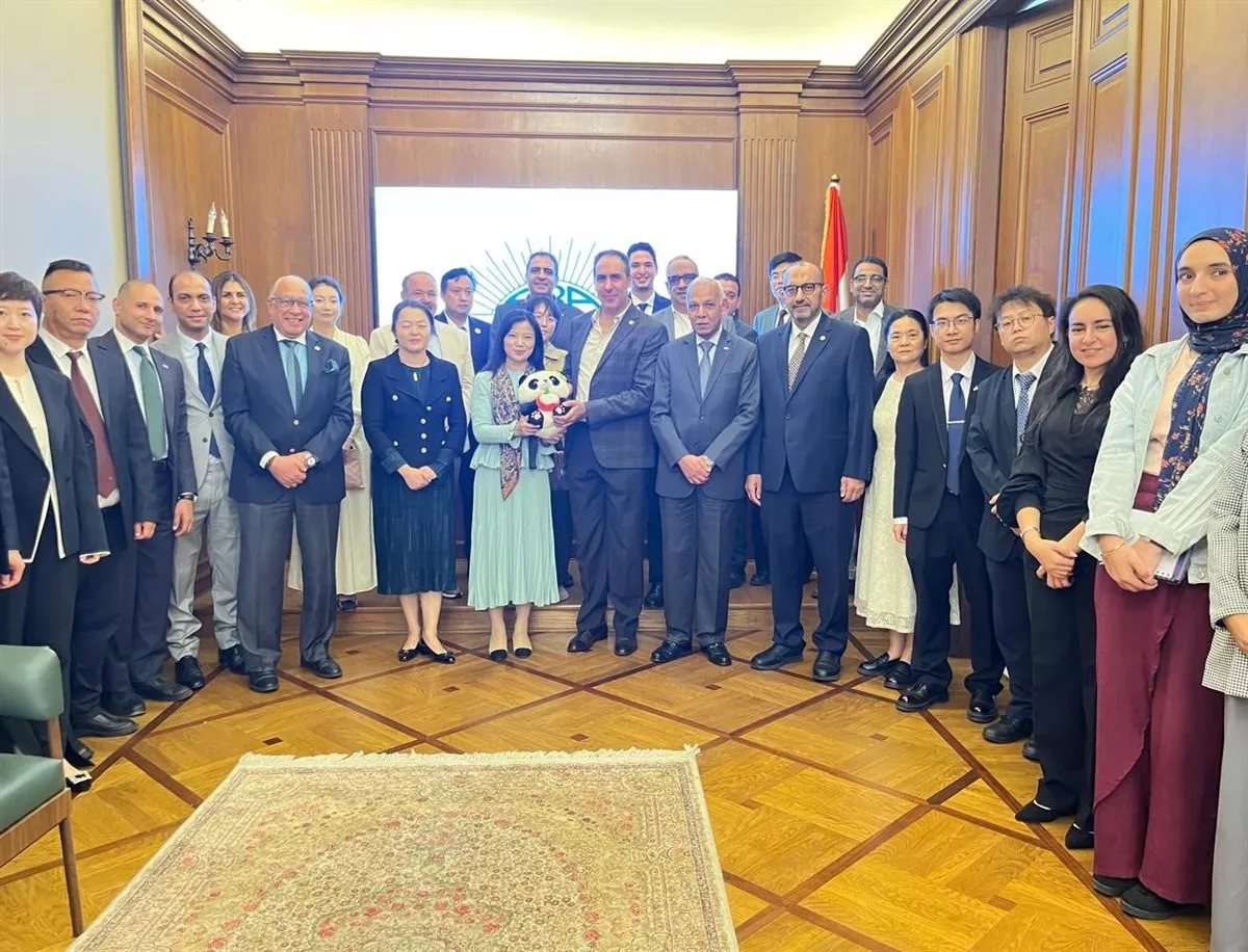 جمعية رجال الأعمال بالإسكندرية" تبحث مع وفد مقاطعة سيتشوان تعزيز التعاون المشترك