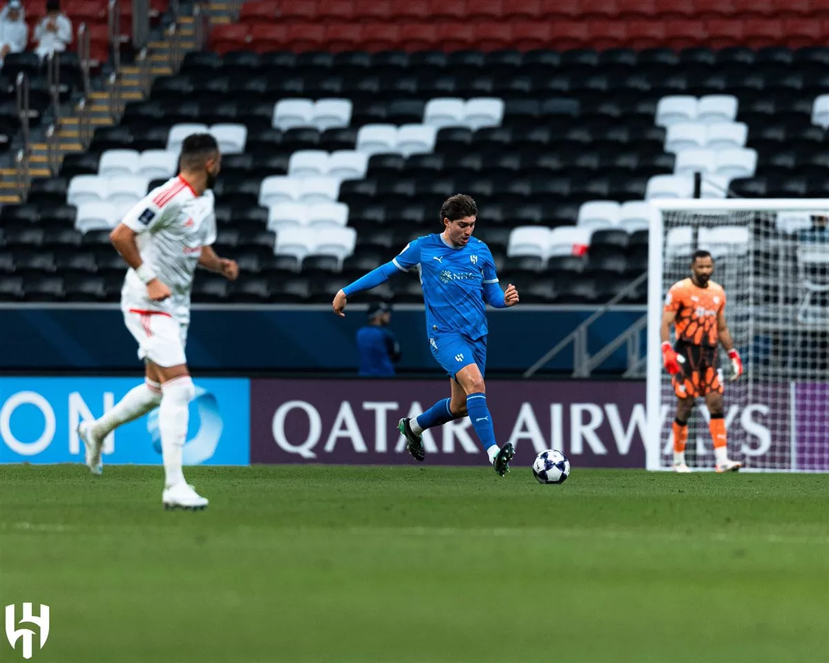 الدوسري ينقذ الهلال من التأخر أمام الشمال القطري بالشوط الأول في دوري أبطال آسيا (فيديو)