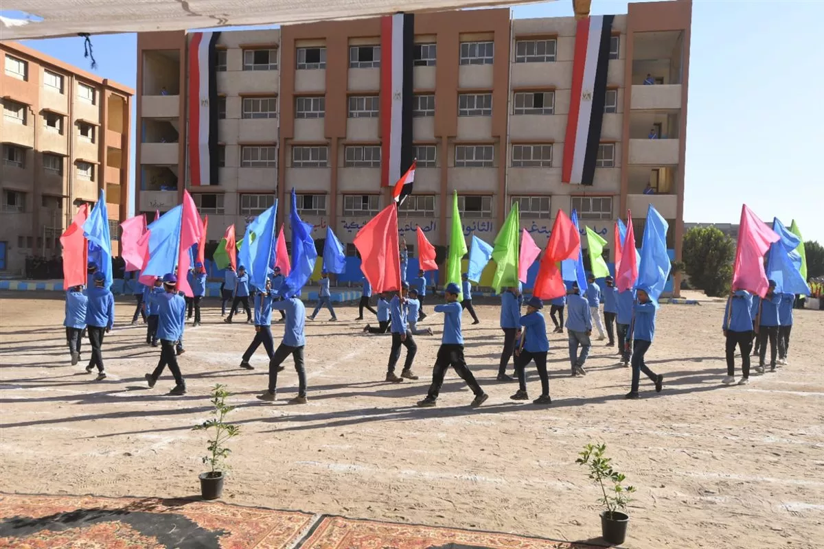 محافظ الدقهلية يشيد بانضباط طلاب مدرسة ميت غمر الصناعية الميكانيكية للتأسيس العسكري