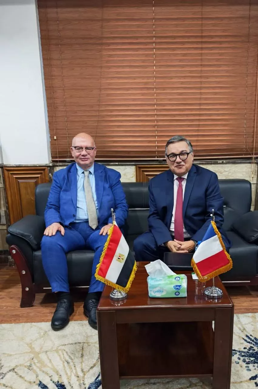رئيس "الخدمات البيطرية" يبحث مع مسؤولين فرنسيين سبل تعزيز التعاون المشترك