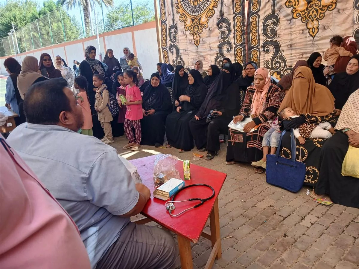 جامعة الأقصر تدشن قافلة طبية شاملة بالرزيقات بحري لـ 330 حالة بالمجان