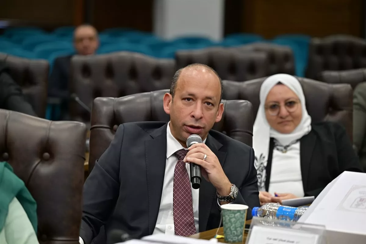 مجلس جامعة القاهرة يناقش تنفيذ توصيات منتدى مصر.. جوائز لأفضل 3 شركات، ويستعرض مشروع الجامعات الرائدة