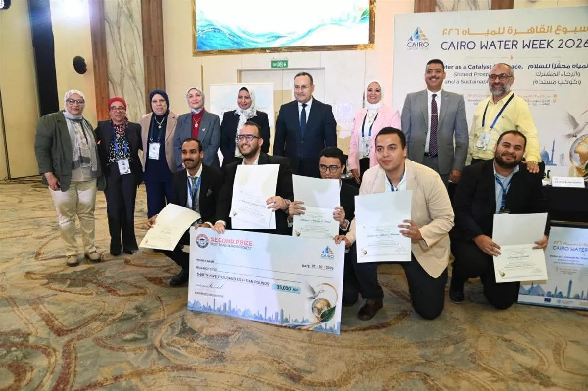 جامعة القاهرة تهنئ طلاب الهندسة بالفوز بالمركز الثاني في مسابقة أفضل مشروعات التخرج