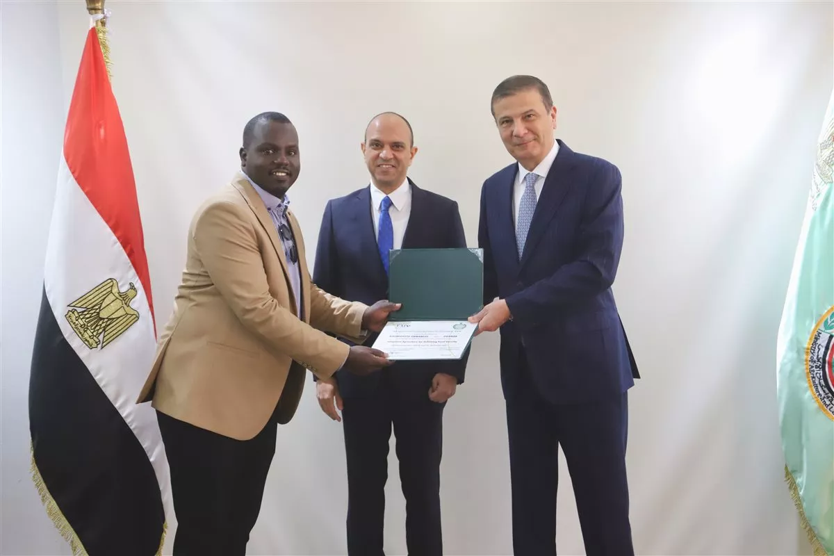 وزير الزراعة يسلم شهادات التخرج لـ10 متدربين من أوغندا بختام برنامج تدريبي حول «الأمن الغذائي»