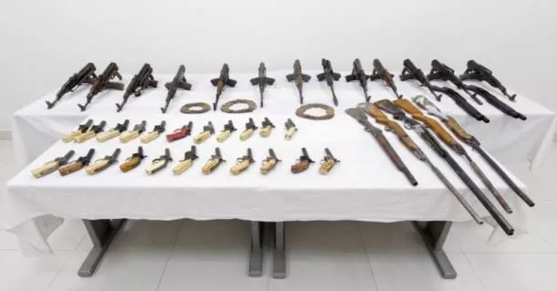 مصرع 5 عناصر جنائية وضبط مخدرات وأسلحة بـ208 ملايين جنيه في أسوان وسوهاج