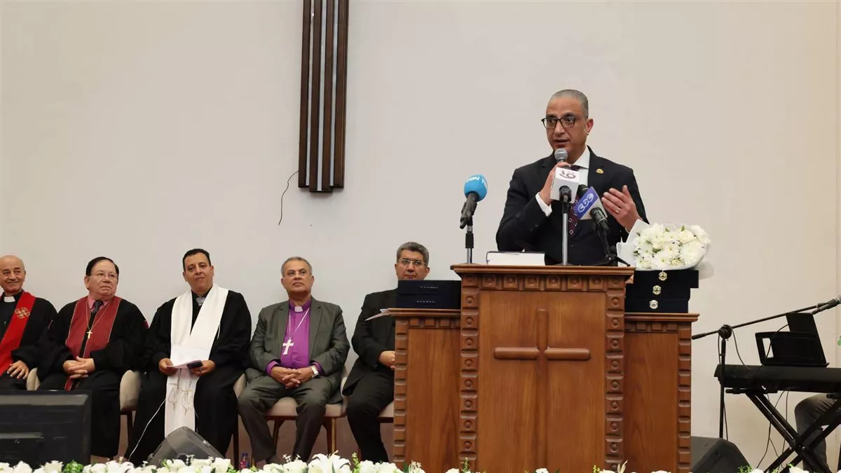 محافظ الجيزة يشهد افتتاح الكنيسة الإنجيلية المشيخية بالشيخ زايد (صور)