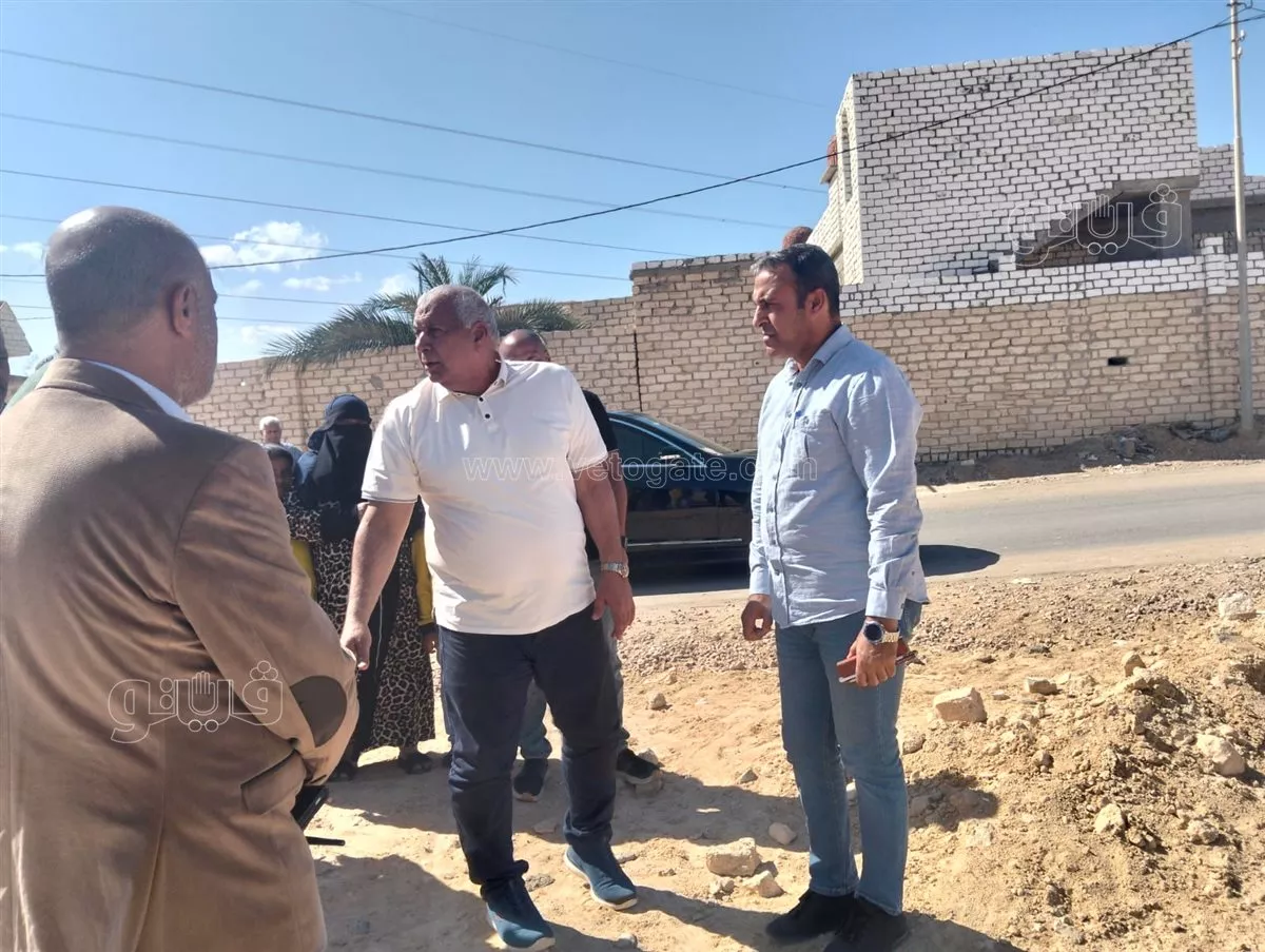 محافظ مطروح يتفقد مشروعات تطوير مدينة الحمام لتحسين الصحة والبنية التحتية