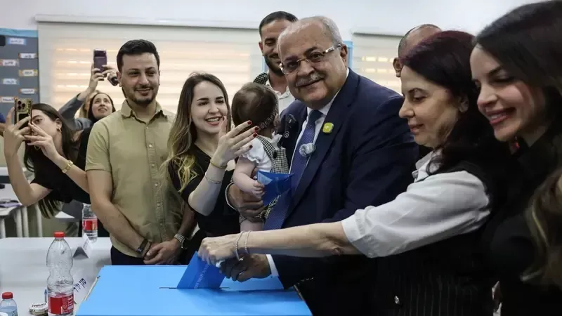 الطيبي: مستعدون لمساعدة آيزنكوت لإسقاط نتنياهو ولا مانع من التشاور مع قائمة منصور عباس