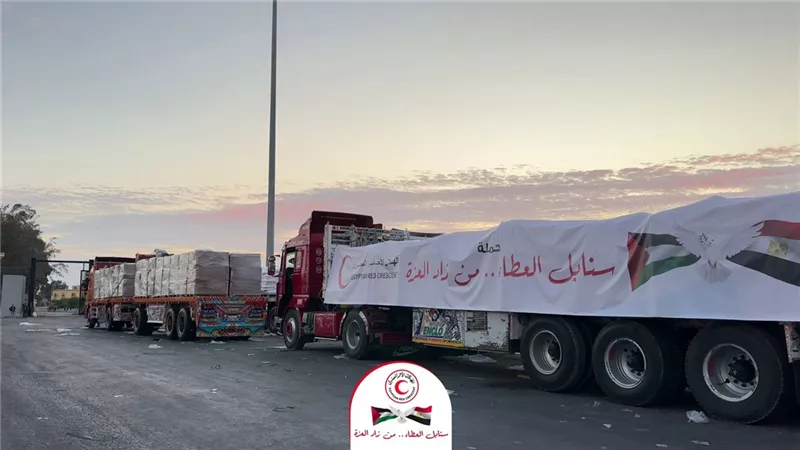 7 آلاف طن من الدقيق والغذاء إلى غزة، الهلال الأحمر يواصل دعم الأسر الفلسطينية 
