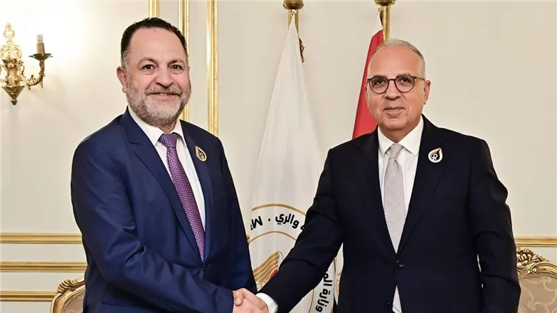 وزير الري يبحث مع مسؤول فلسطيني تصميم سدود لحصاد مياه الأمطار وتدريب الكوادر