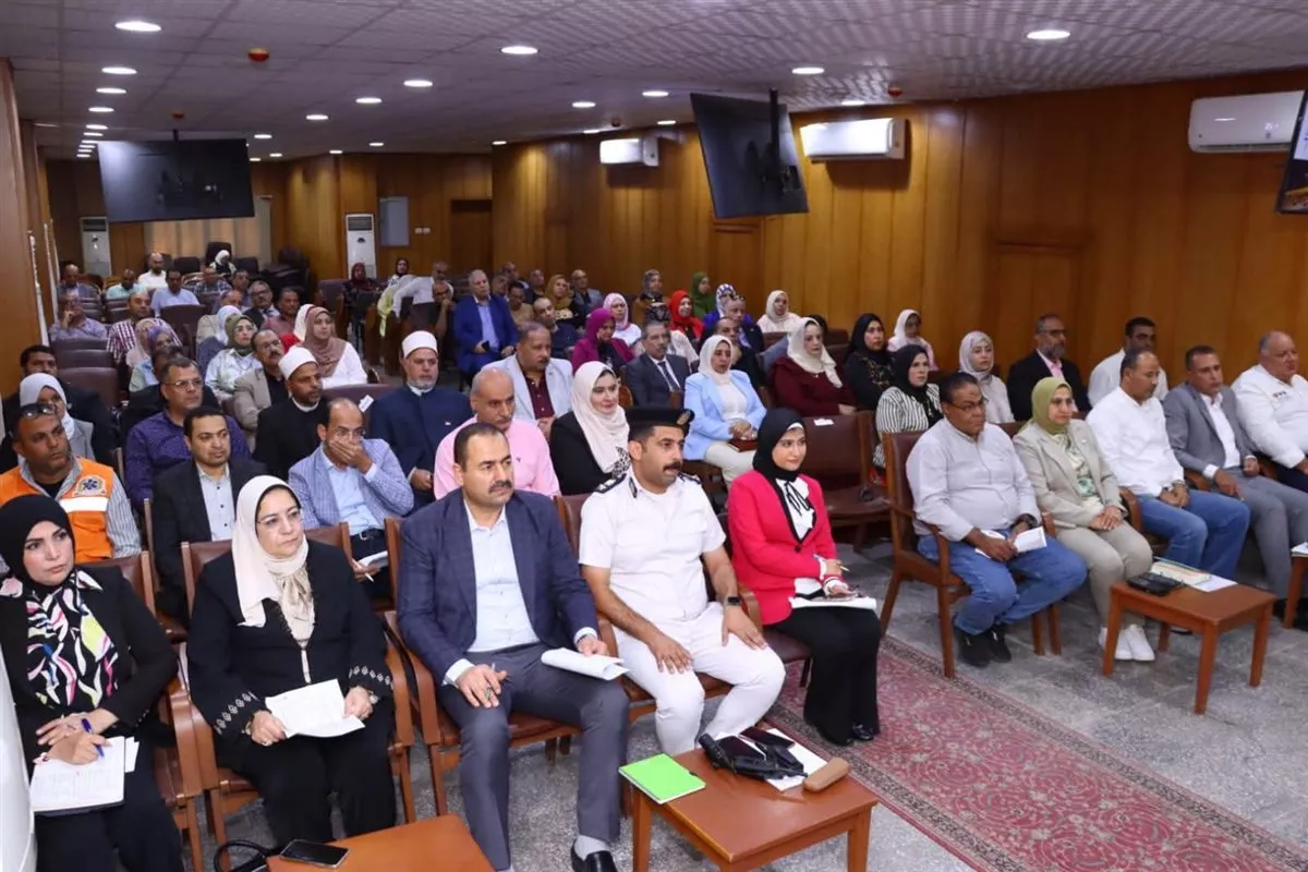 محافظ دمياط يوجه بتعليمات لرؤساء المدن بشأن الأسواق والتعديات
