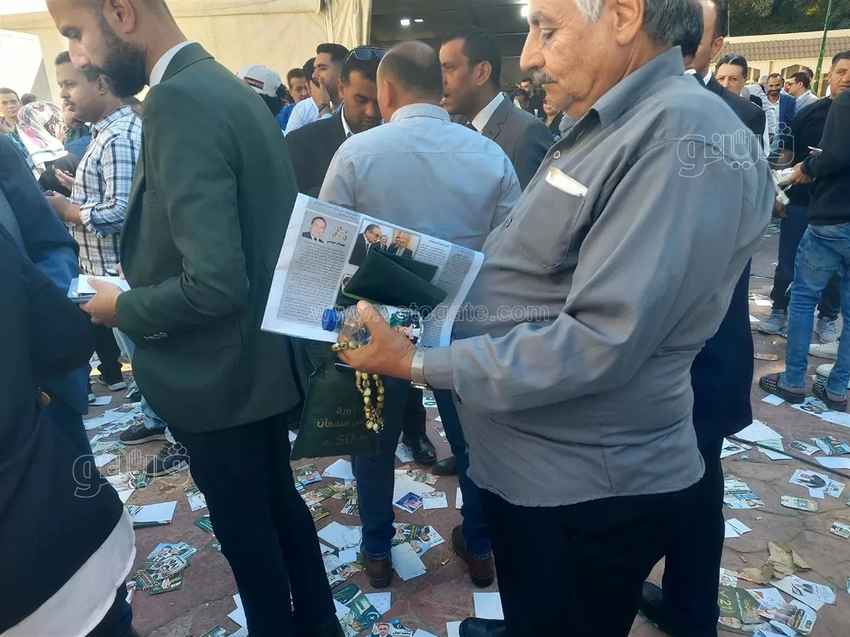 دعاية ومشادة أمام لجان انتخابات الهيئة العليا لحزب الوفد (صور)