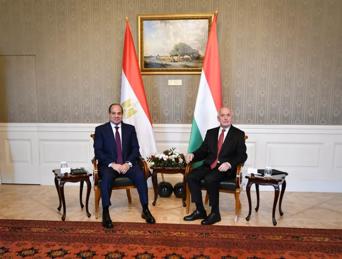 تفاصيل نشاط الرئيس السيسي في روسيا والمجر (فيديو وصور)