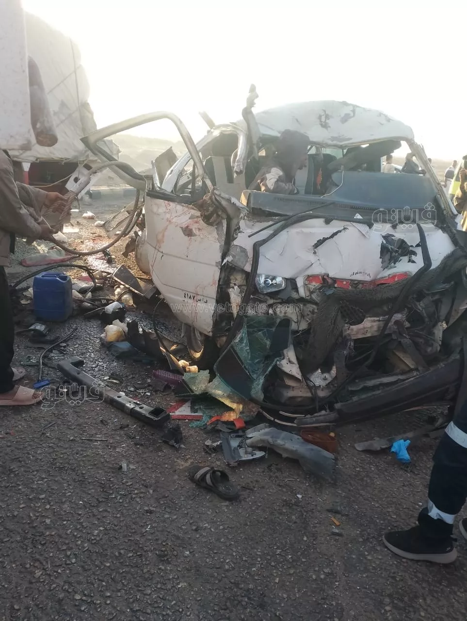 5 صور صادمة ترصد ضحايا حادث الطريق الأوسطي
