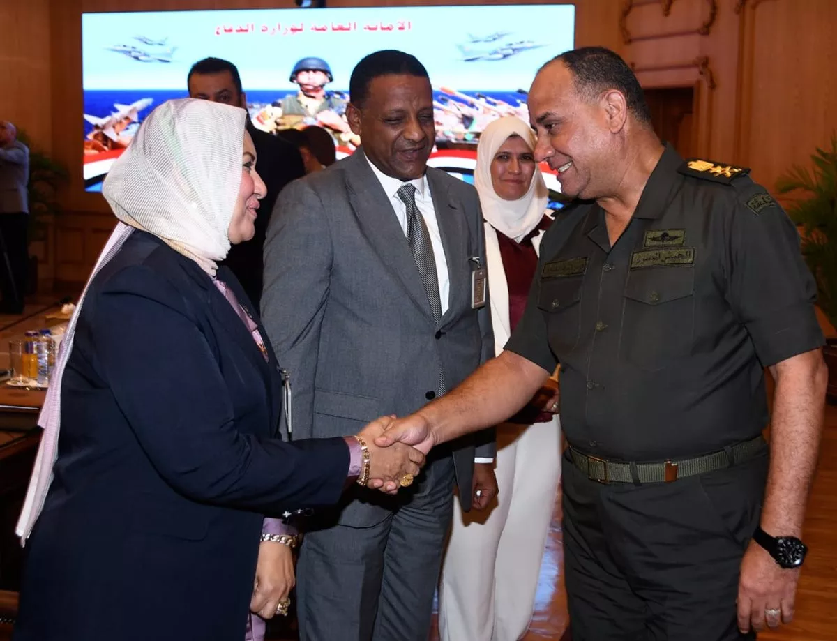 وزير الدفاع يستقبل وفد لجنة الدفاع والأمن القومي بمجلس النواب ويؤكد جاهزية القوات المسلحة (صور)
