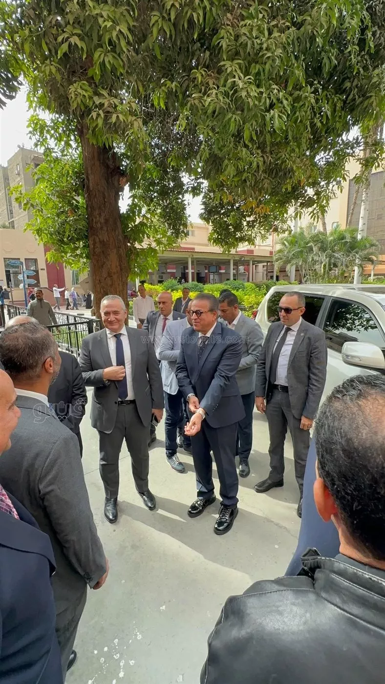 وزير الصحة يتفقد معهد الرمد ومستشفى الجلاء، ويوجه بزيادة أطباء الأسنان وتطوير الخدمات (فيديو وصور)