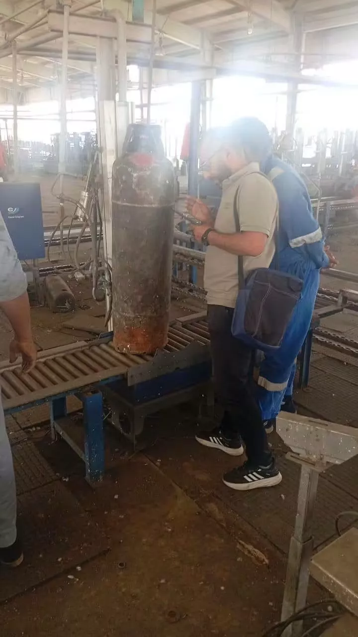ضبط 6 آلاف لتر مواد بترولية ومواد غذائية بدون فواتير في حملات بقنا