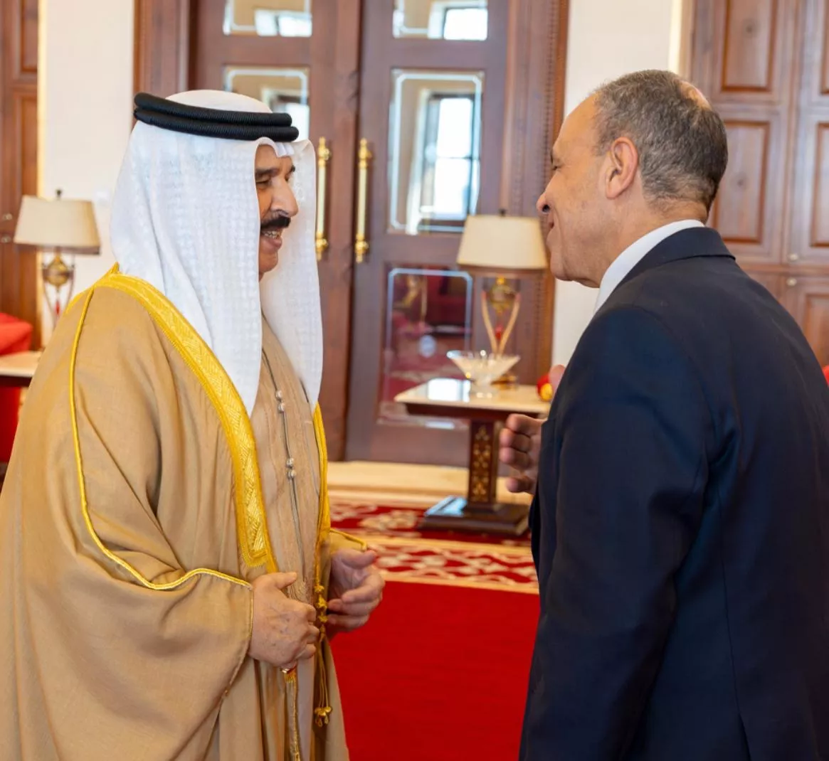 وزير الخارجية يسلم رسالة خطية من الرئيس السيسي إلى ملك البحرين