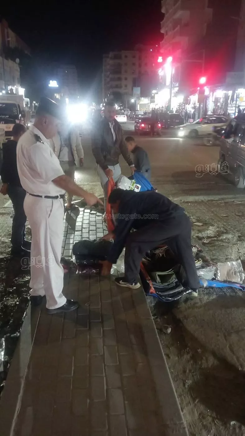 حملات مكبرة لإزالة الإشغالات في شوارع مطروح