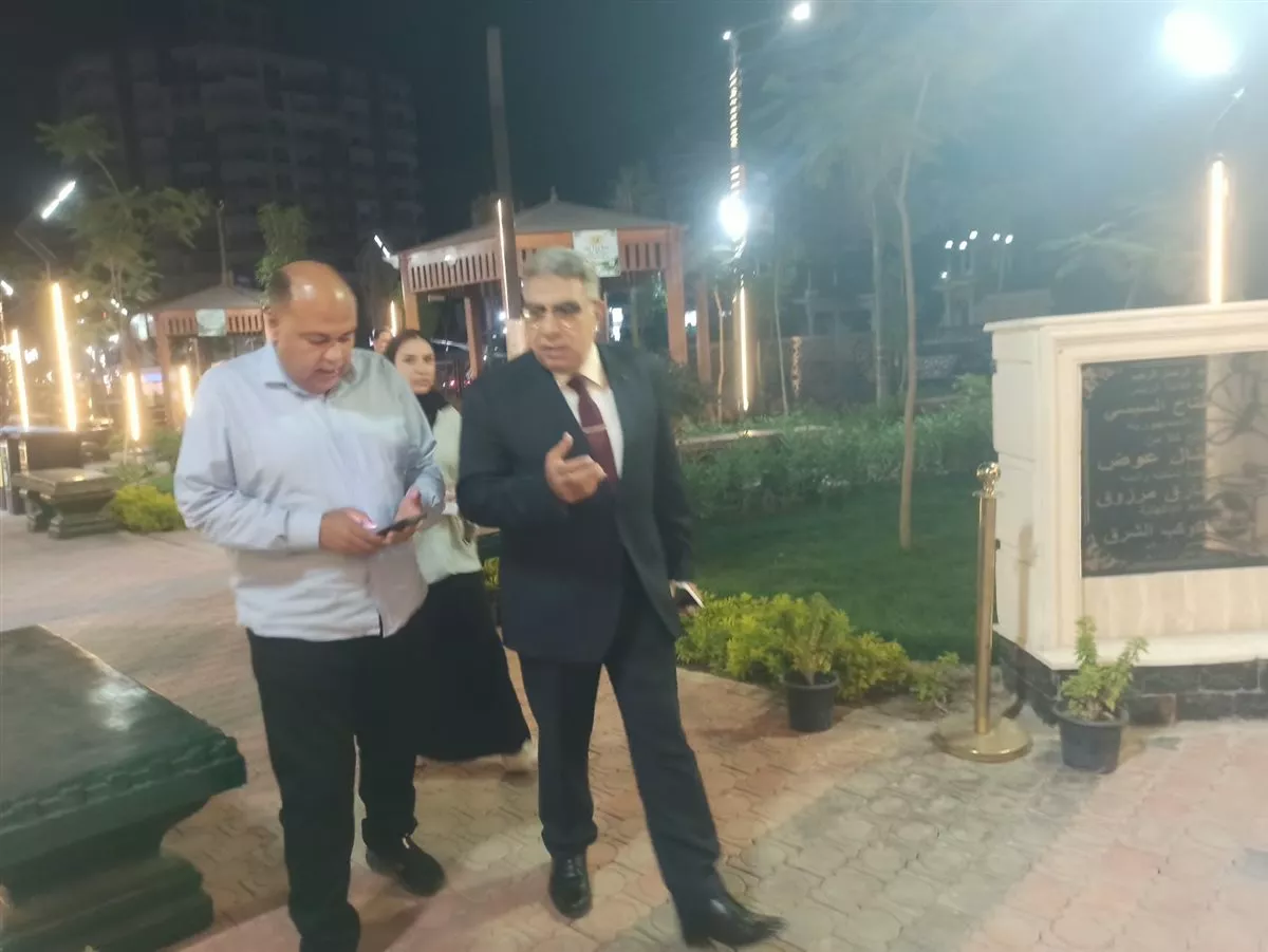 محافظ الدقهلية يتفقد حديقة كوكب الشرق بالمنصورة ويوجه بزيادة صناديق القمامة