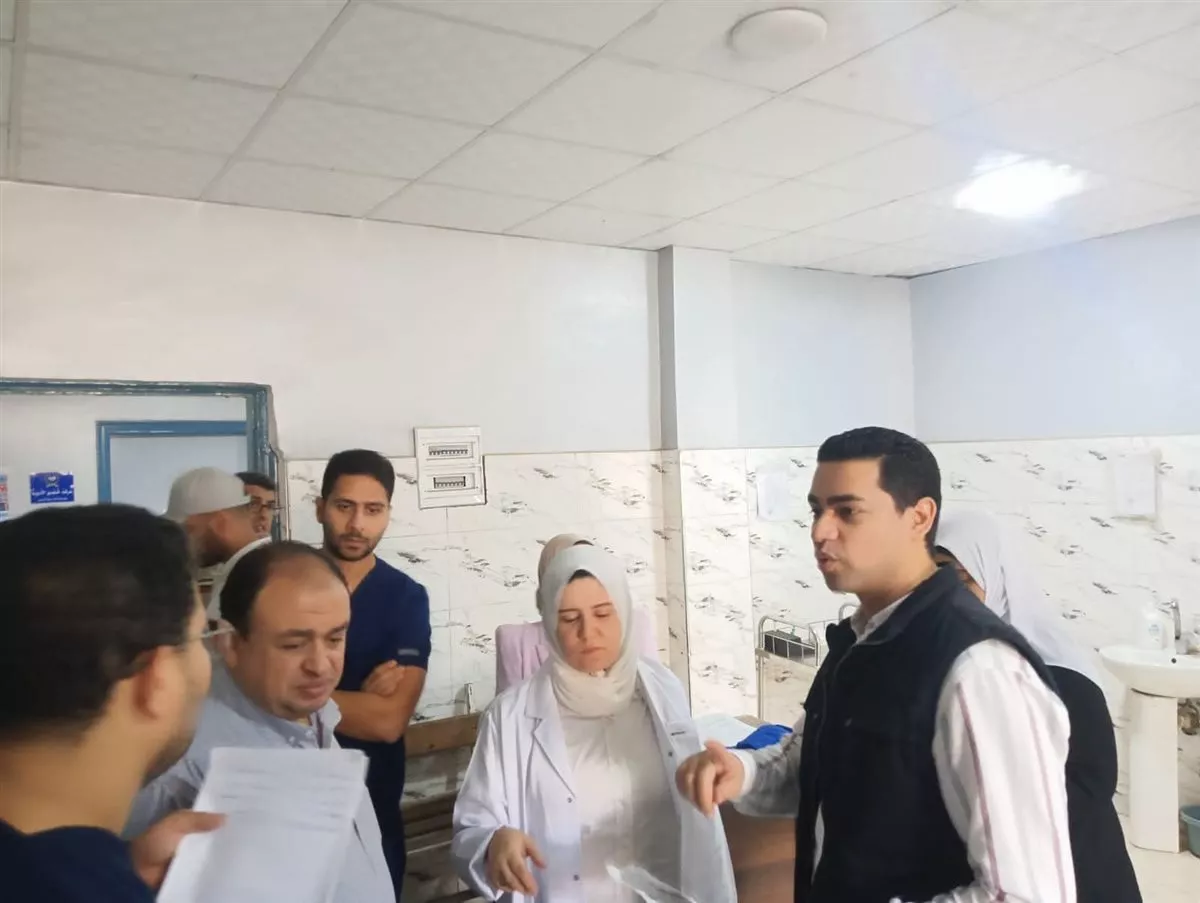 مسؤولو "صحة الجيزة" يتابعون الحالة الصحية لمصابي حادث الطريق الأوسطي