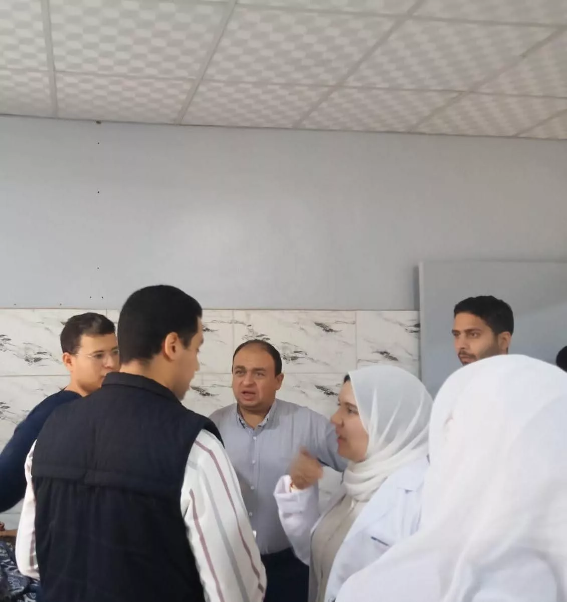 مسؤولو "صحة الجيزة" يتابعون الحالة الصحية لمصابي حادث الطريق الأوسطي